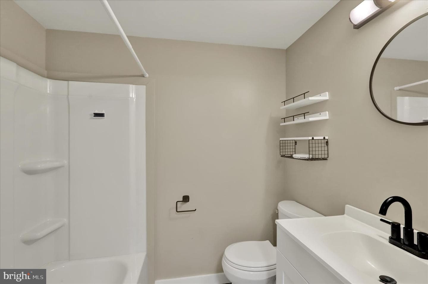 550 E Howard Street photo 15