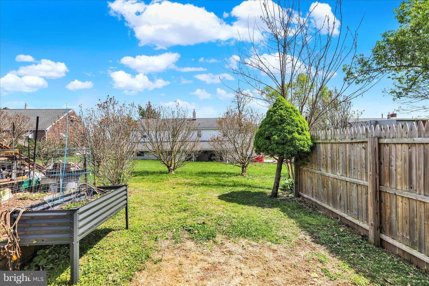550 E Howard Street photo 20