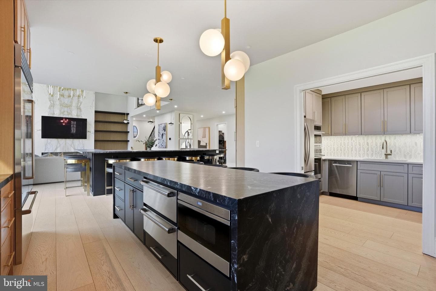 1300 Valley Road photo 18