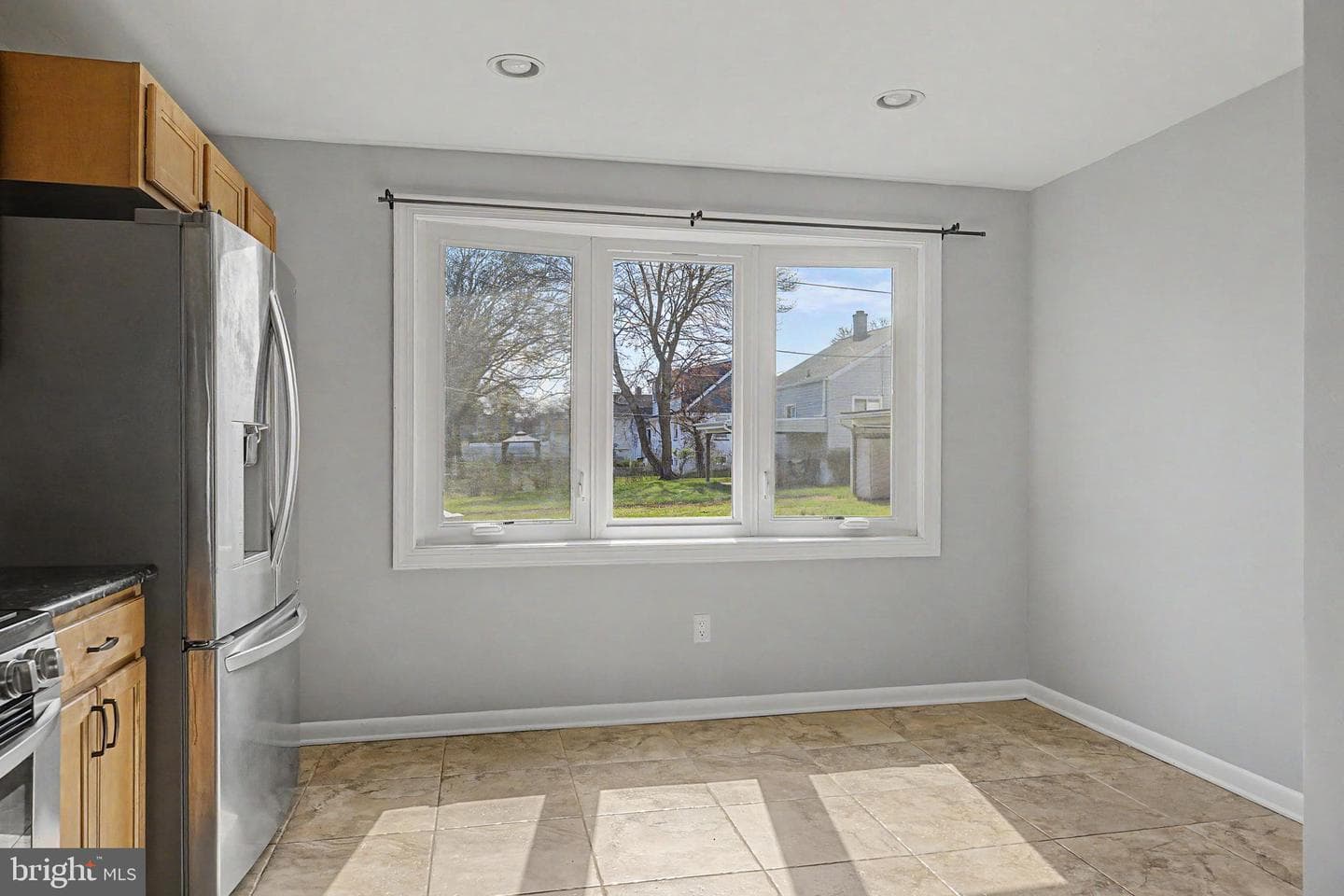 2832 Jefferson Avenue photo 11