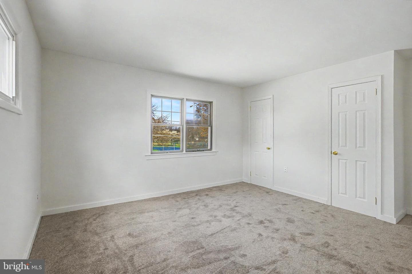 2832 Jefferson Avenue photo 18