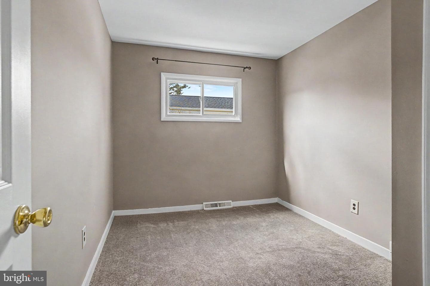 2832 Jefferson Avenue photo 20