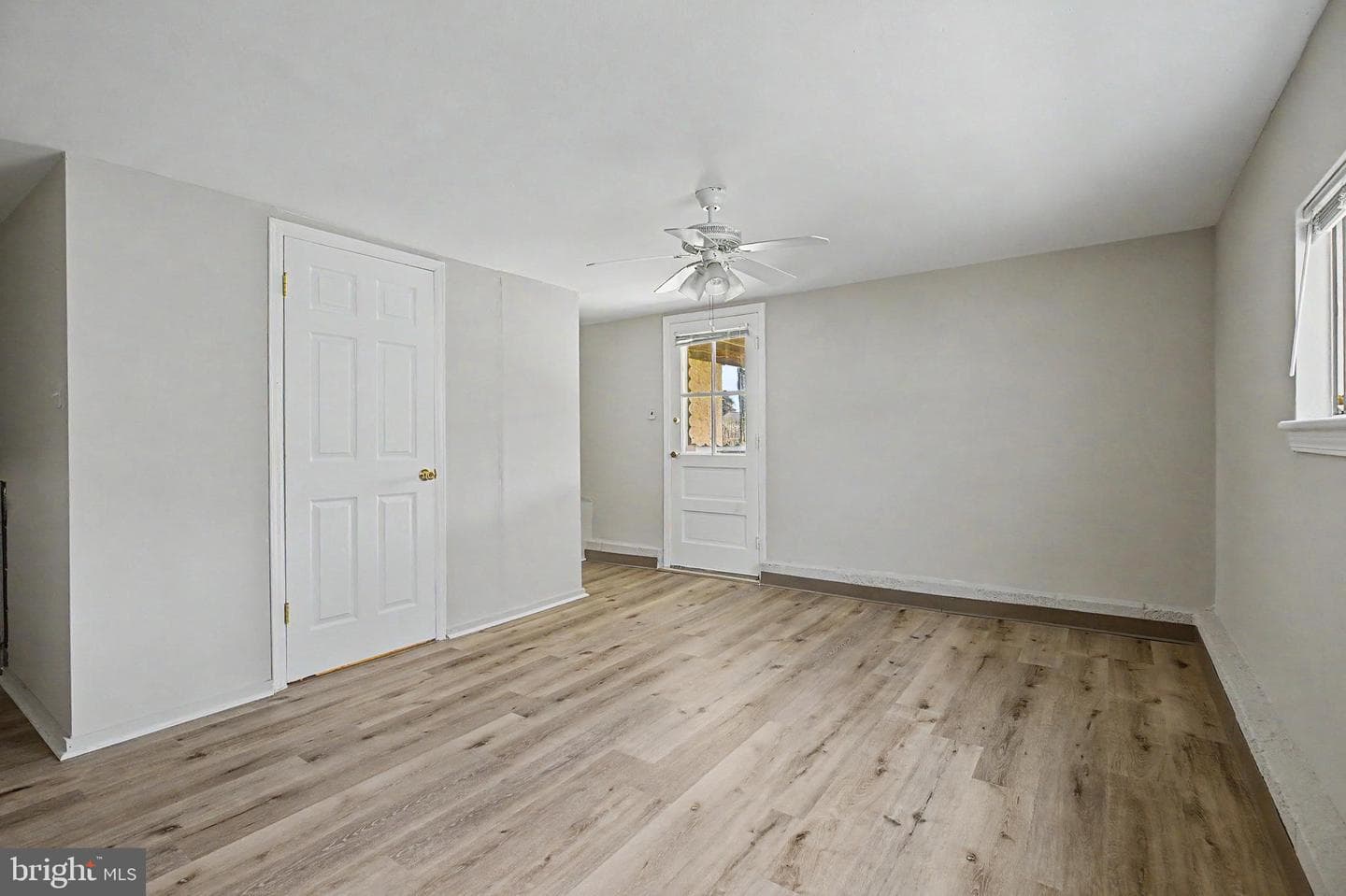 2832 Jefferson Avenue photo 29