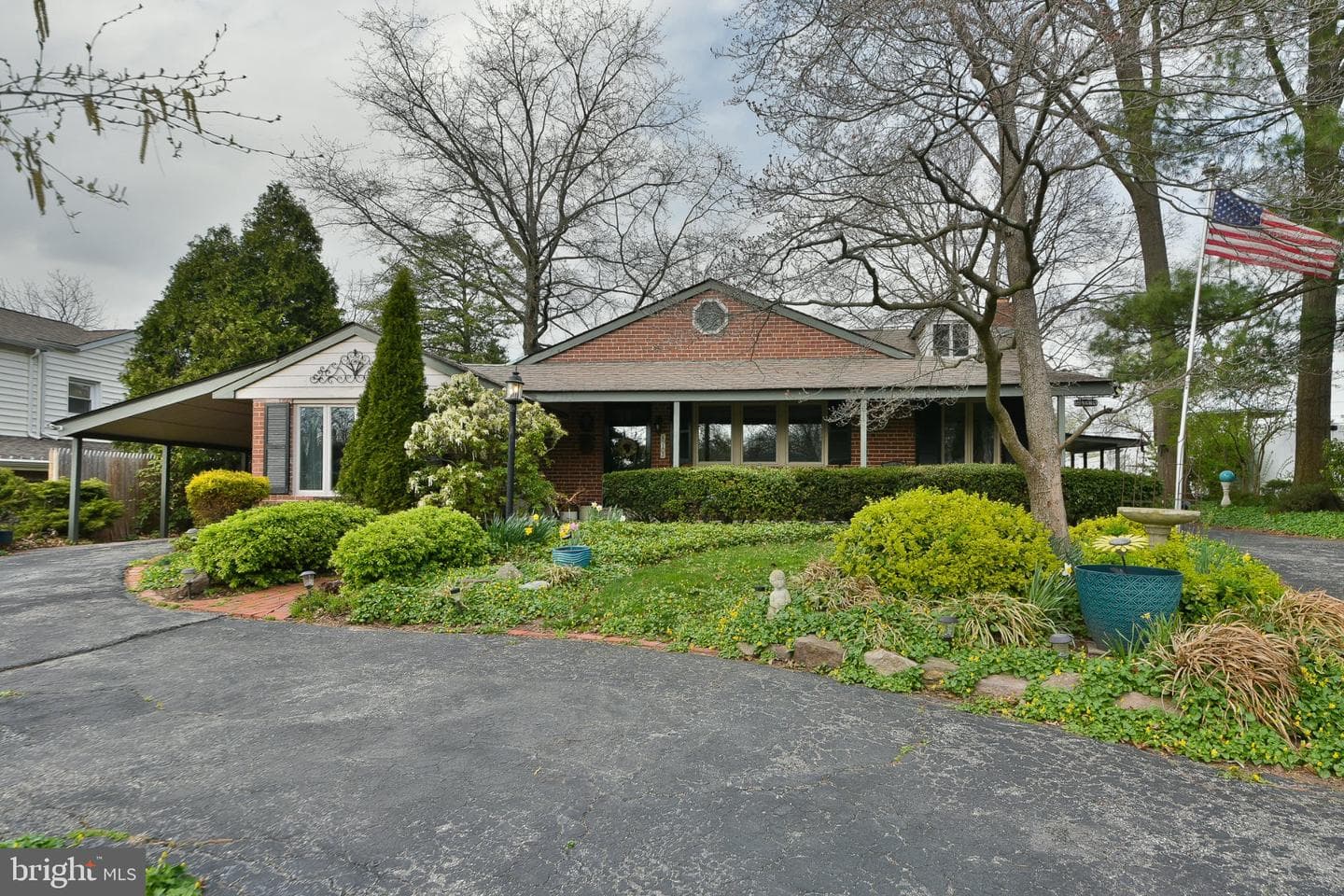 813 Renel Road photo 2