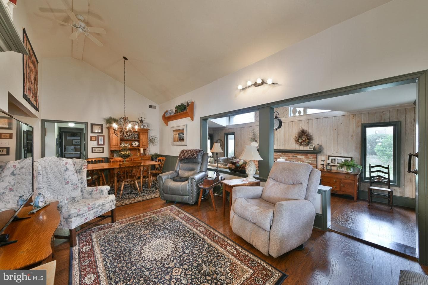 813 Renel Road photo 4