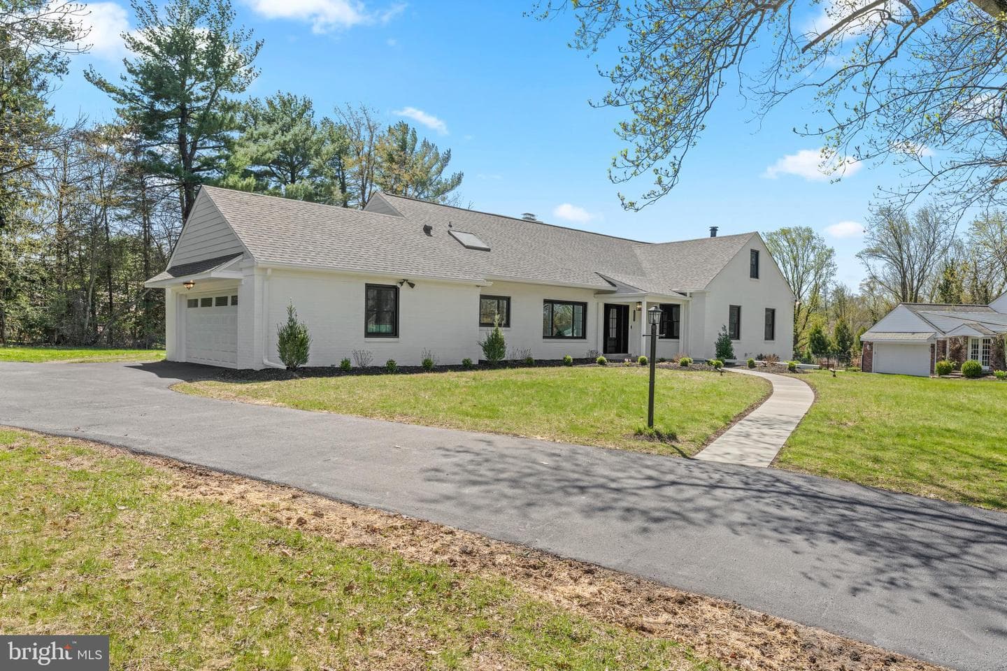 1021 Walsh Lane photo 2