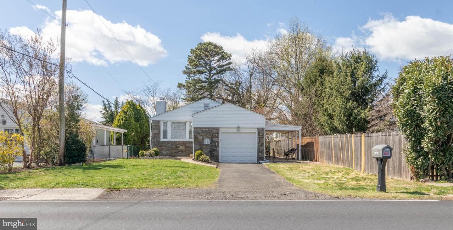 318 Shelmire Street photo 1