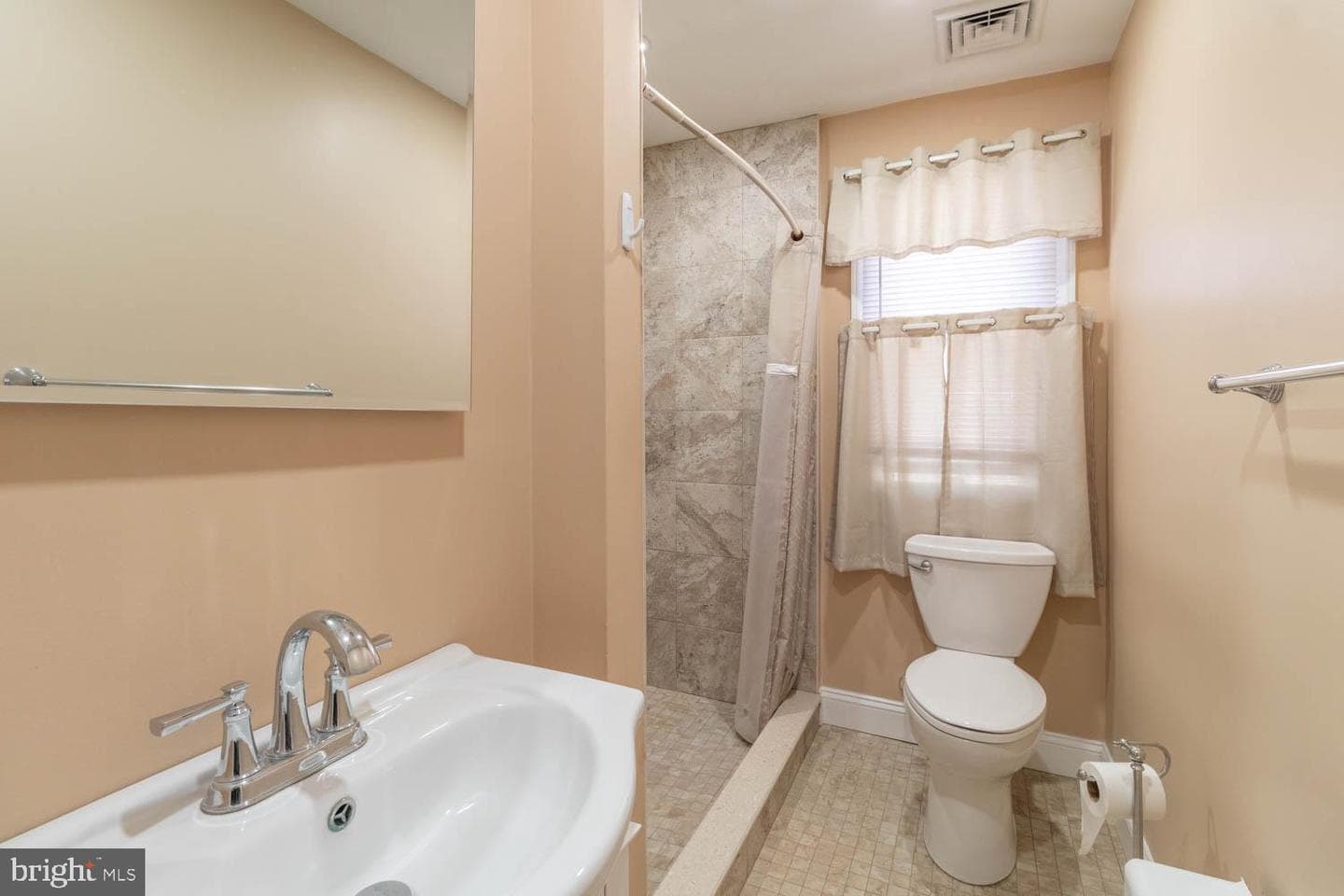 318 Shelmire Street photo 16