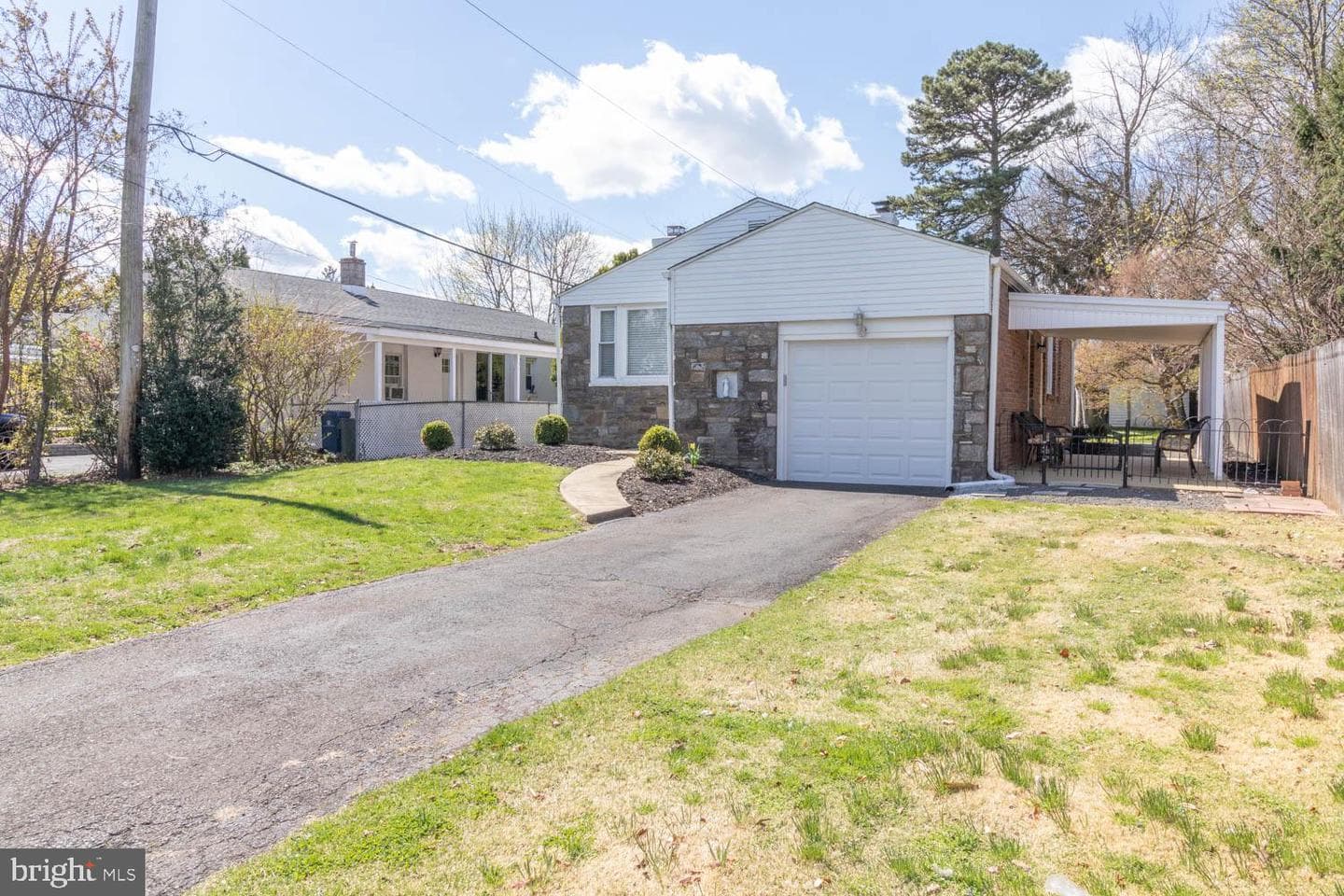 318 Shelmire Street photo 3