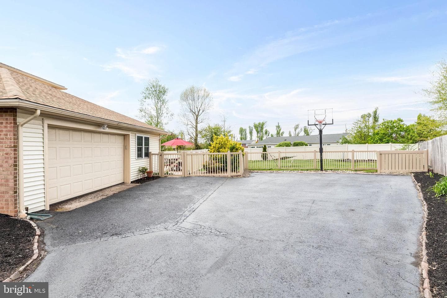 22 Russell Place photo 53
