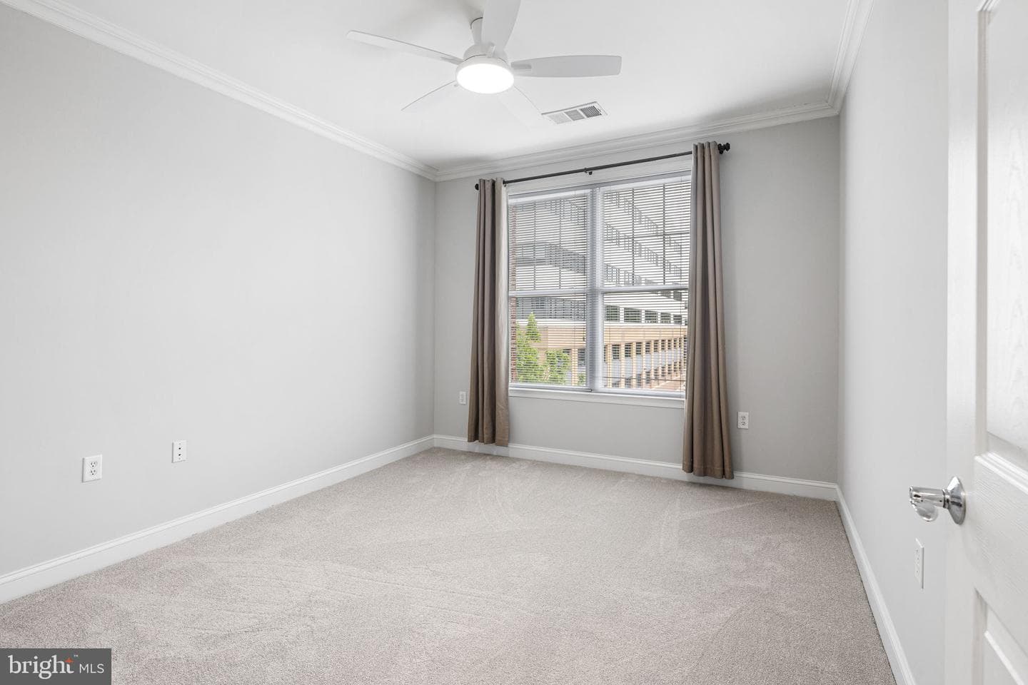 200 W Elm Street #1314 photo 20
