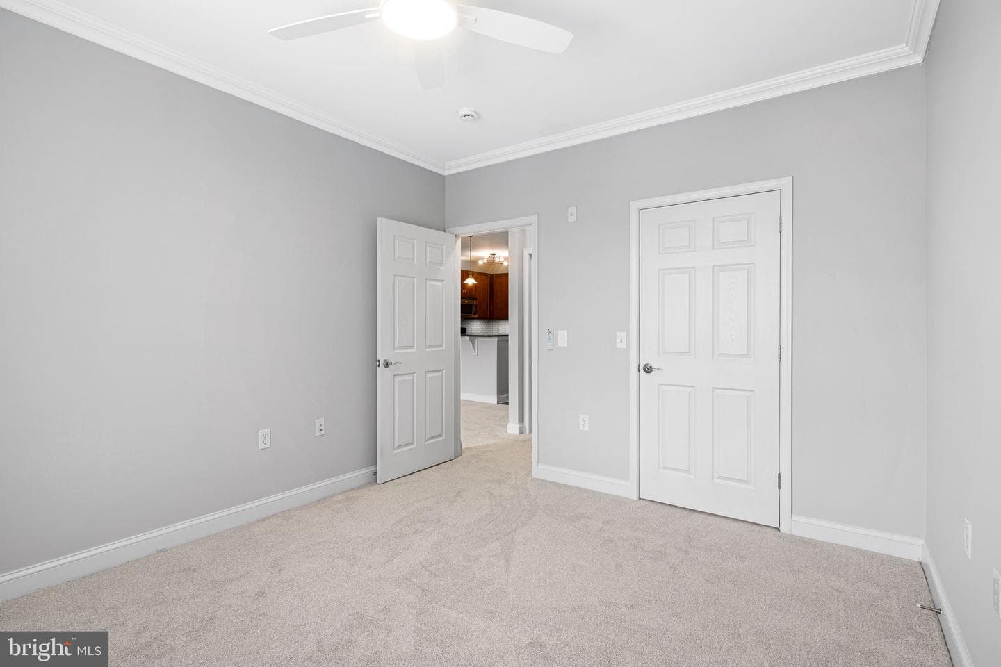 200 W Elm Street #1314 photo 24