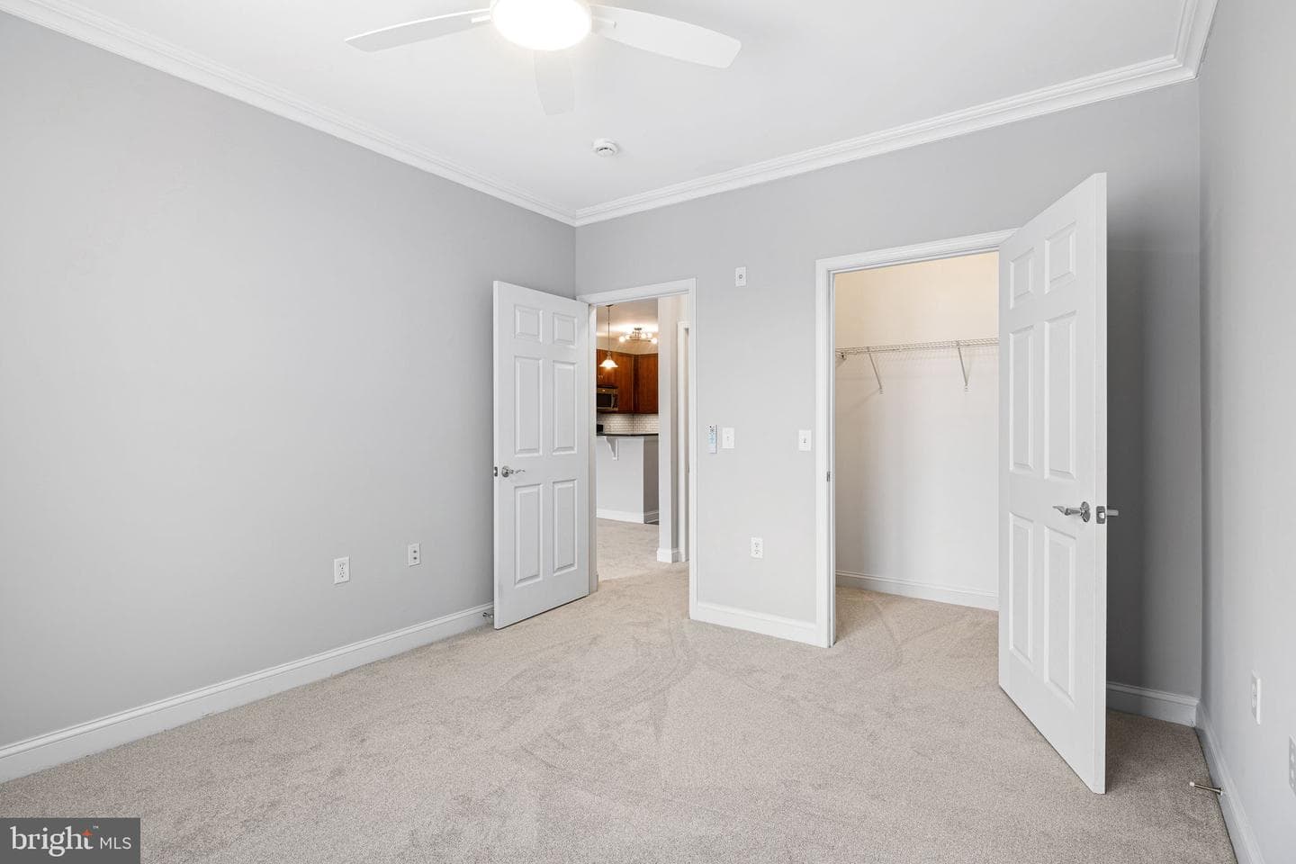 200 W Elm Street #1314 photo 25