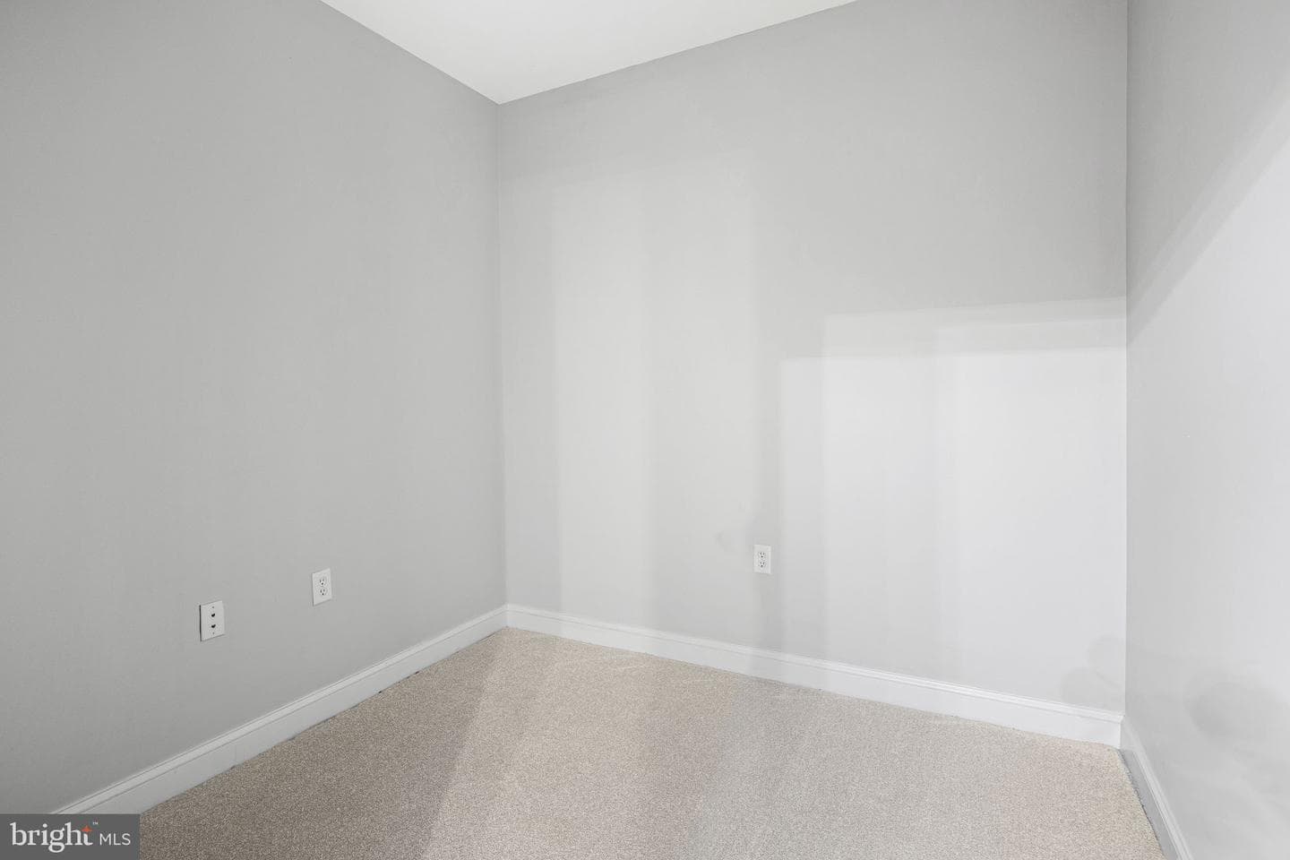 200 W Elm Street #1314 photo 28