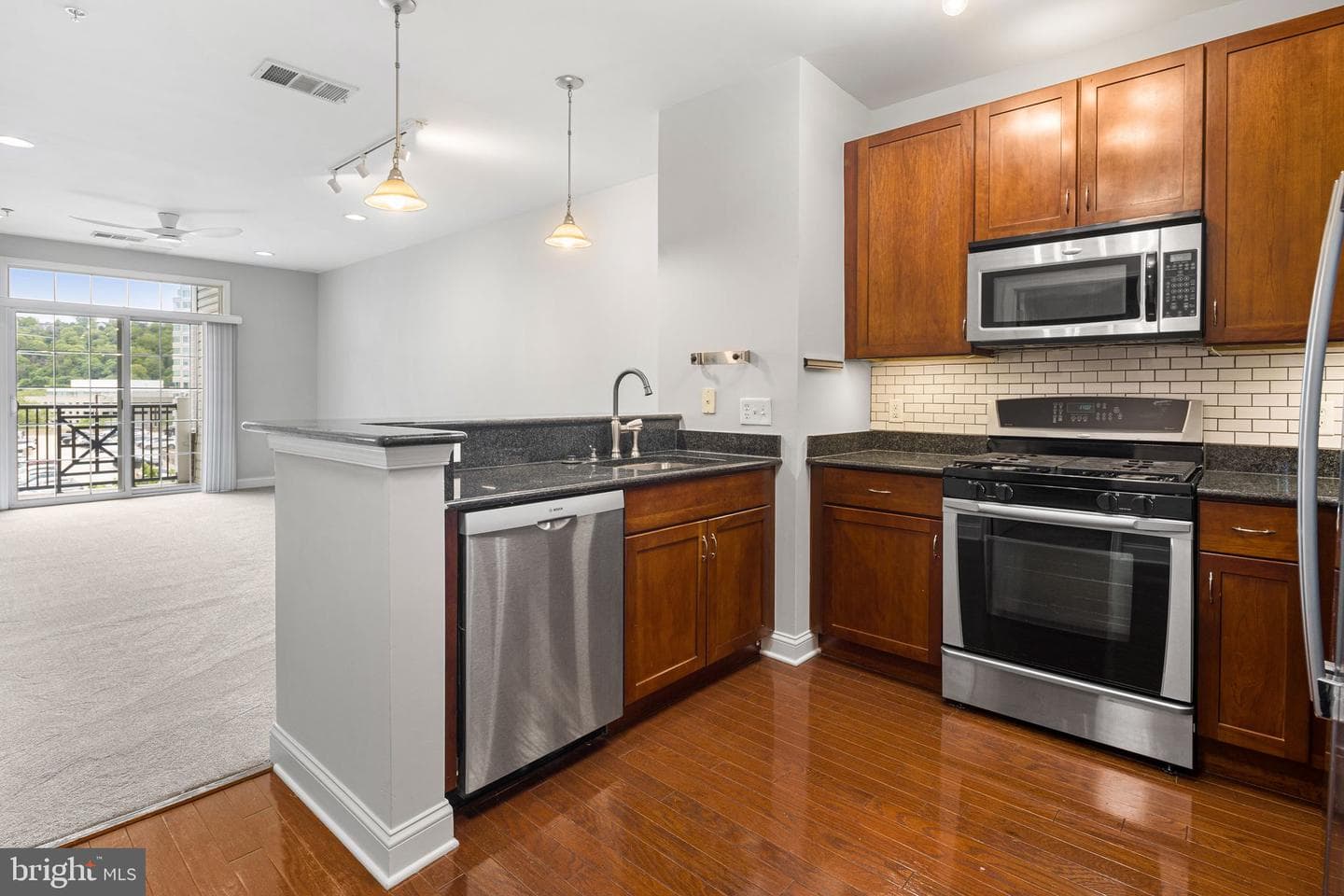 200 W Elm Street #1314 photo 5