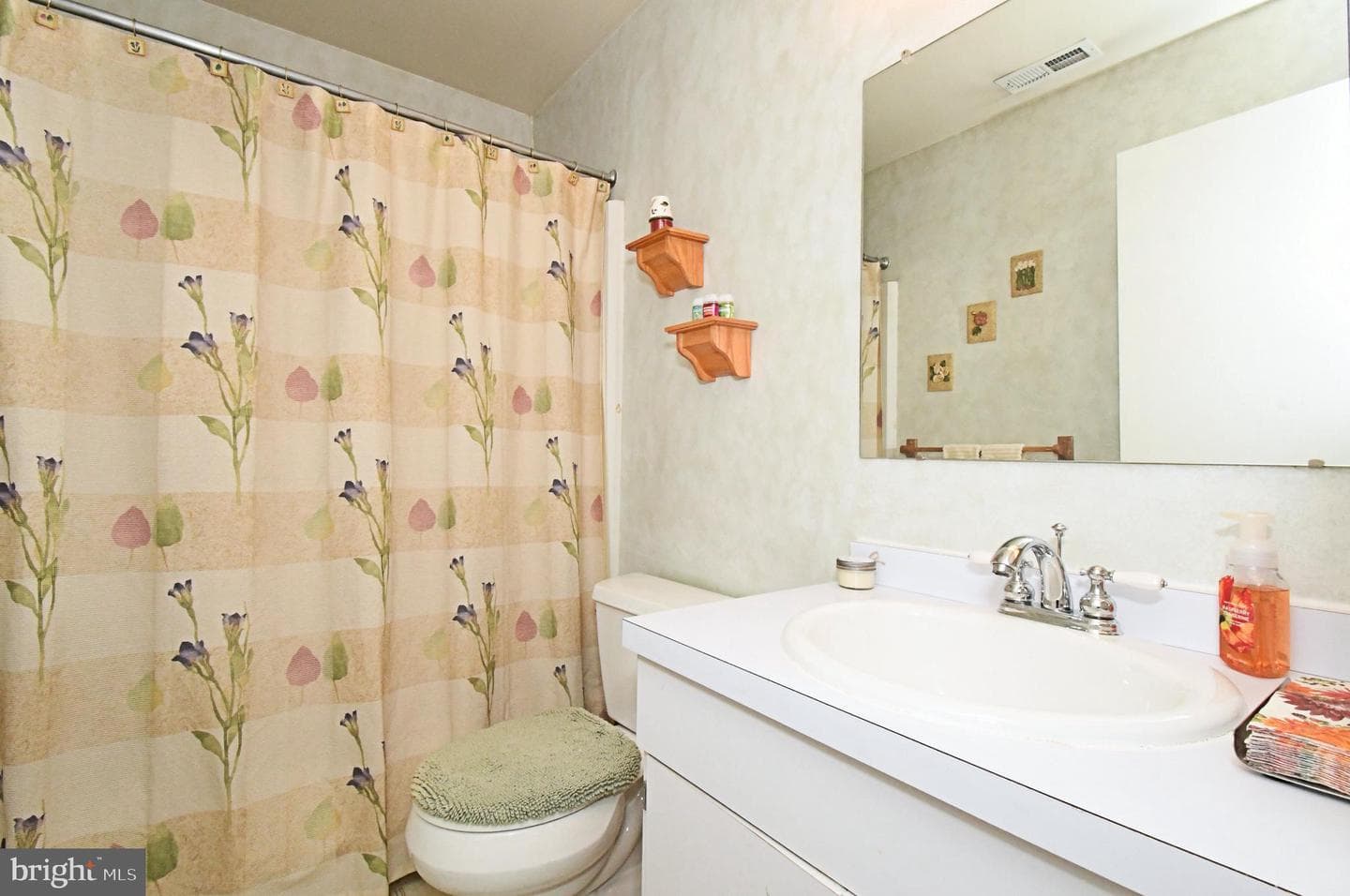 216 Stockton Court photo 33