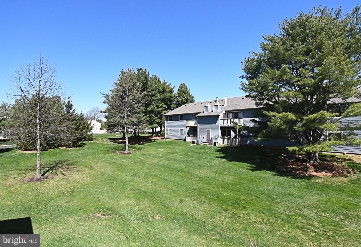 216 Stockton Court photo 36