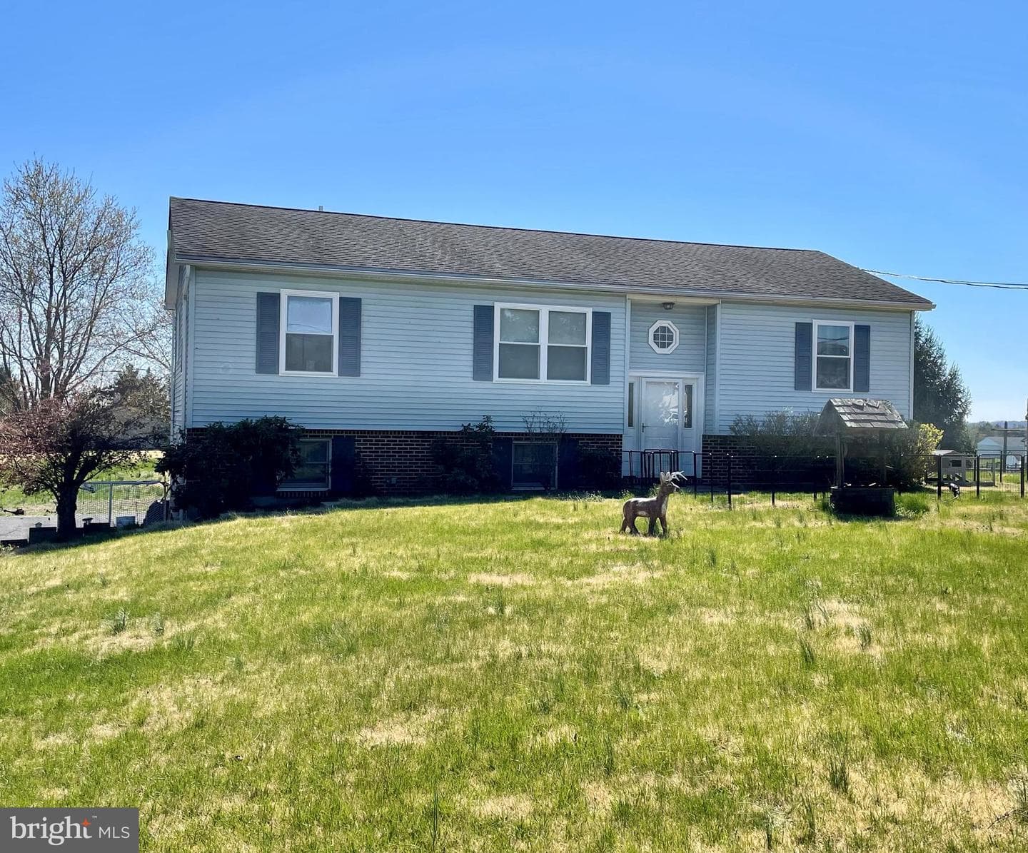 140 Hoffman Road photo 1