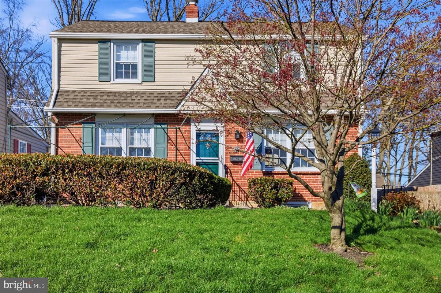 552 School House Lane