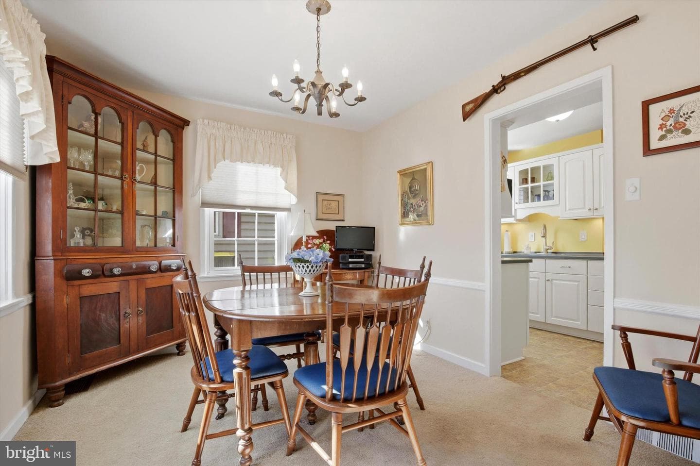 552 School House Lane photo 8