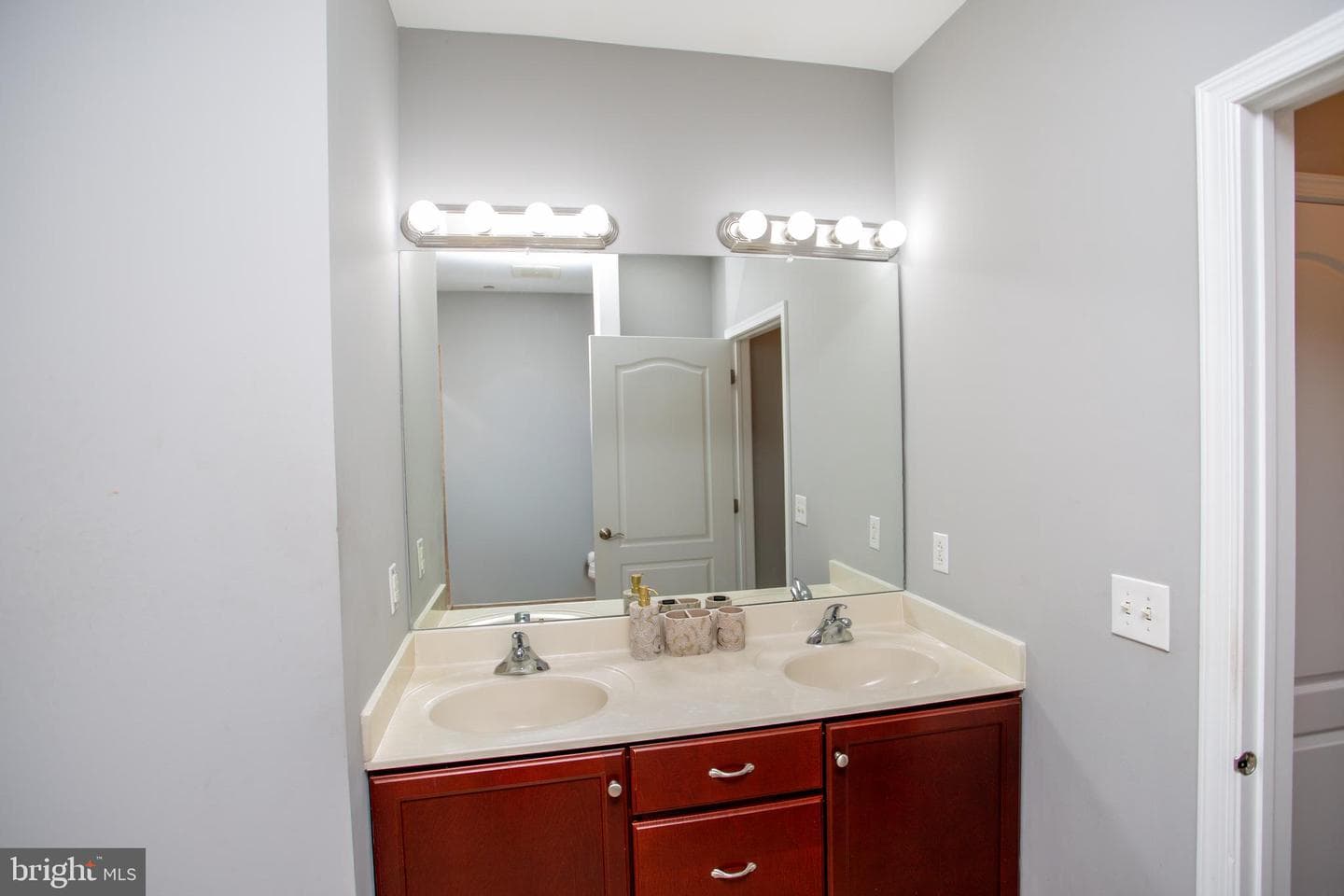 525 Carson Terrace photo 26