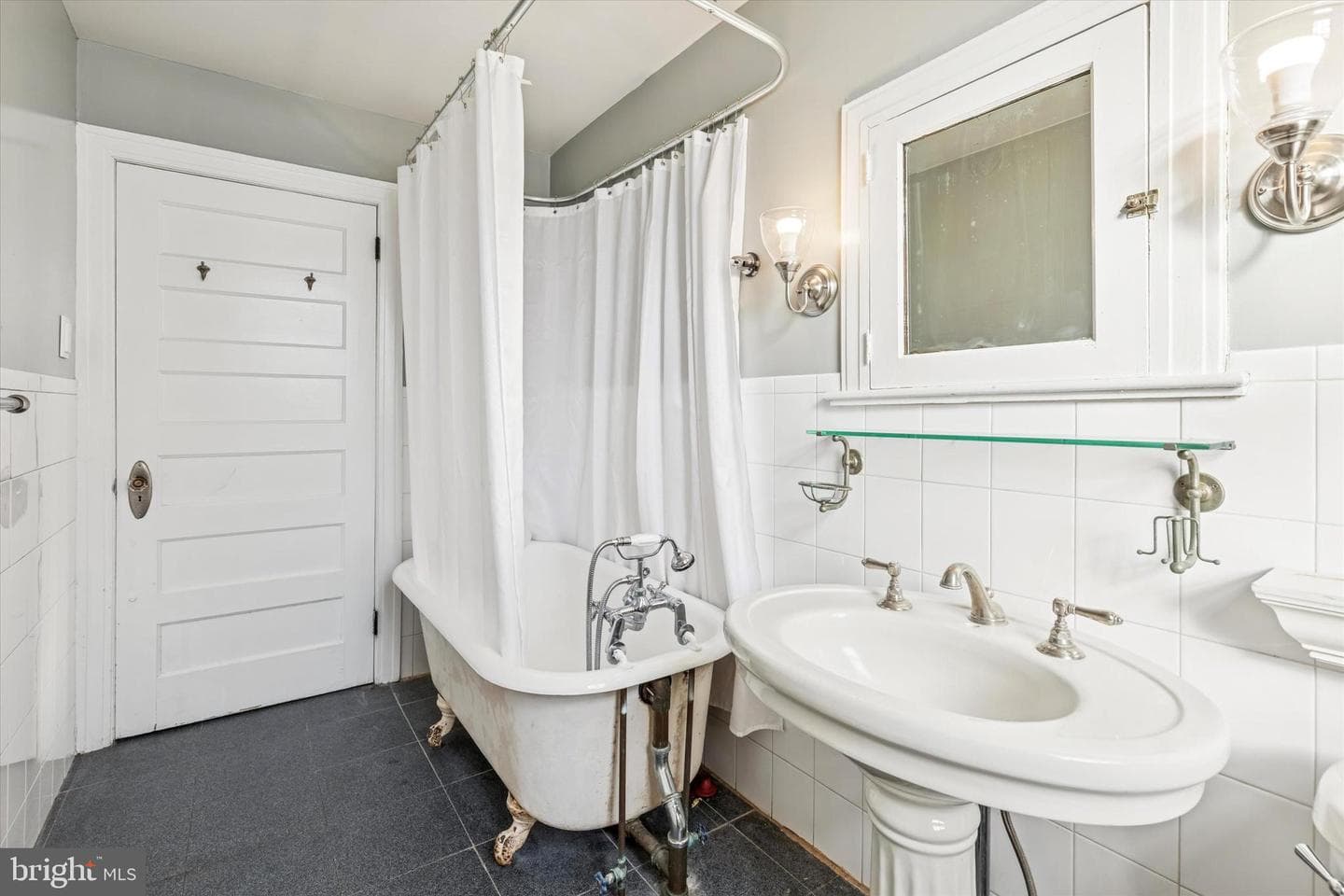 114 Llanfair Road photo 40