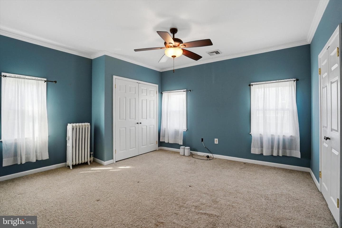 301 Grayling Avenue photo 11