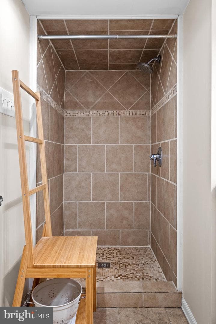 464 Brookhurst Avenue photo 35