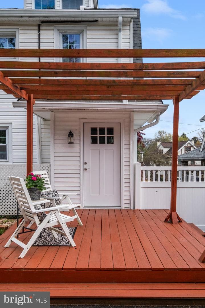 464 Brookhurst Avenue photo 37