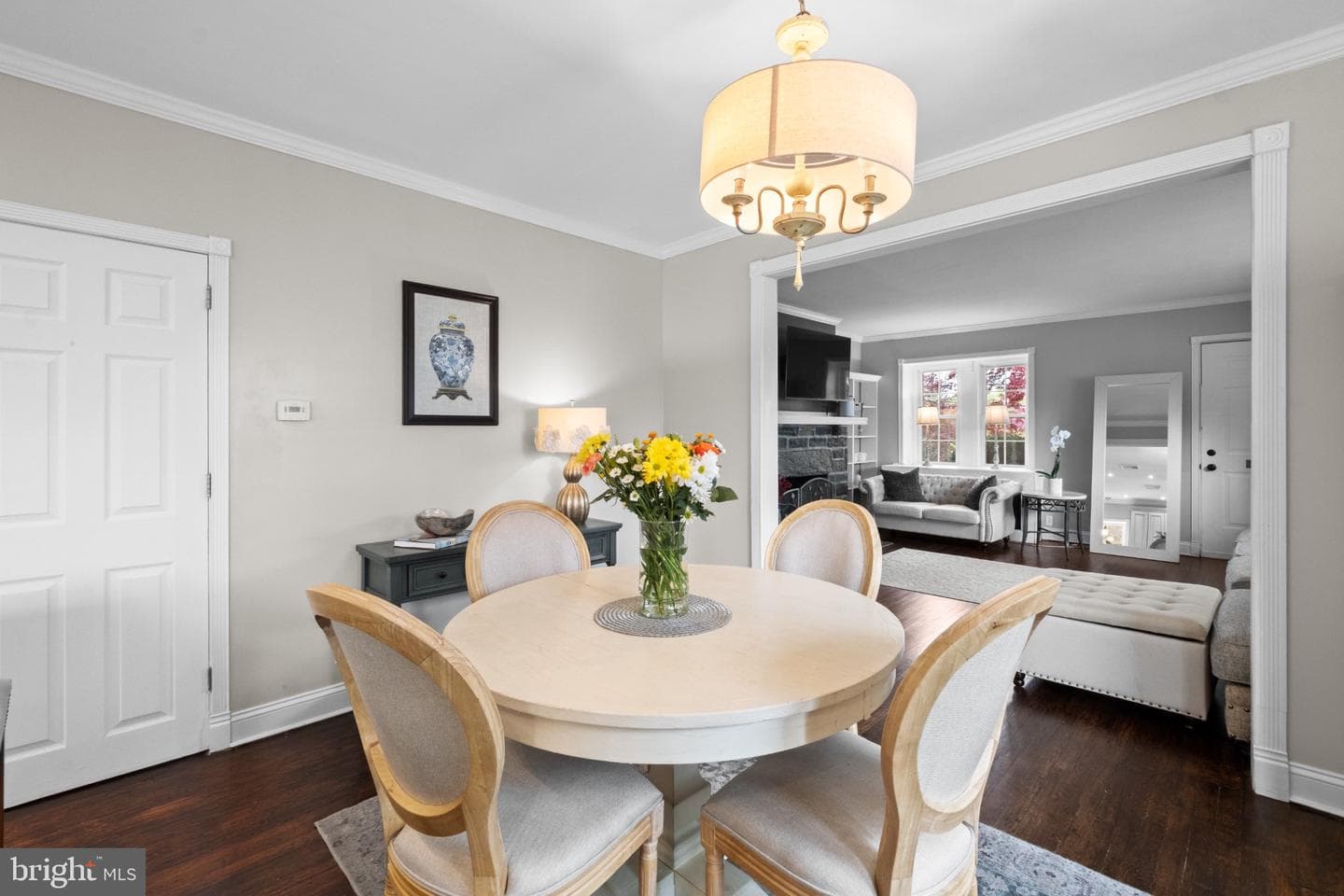 464 Brookhurst Avenue photo 8