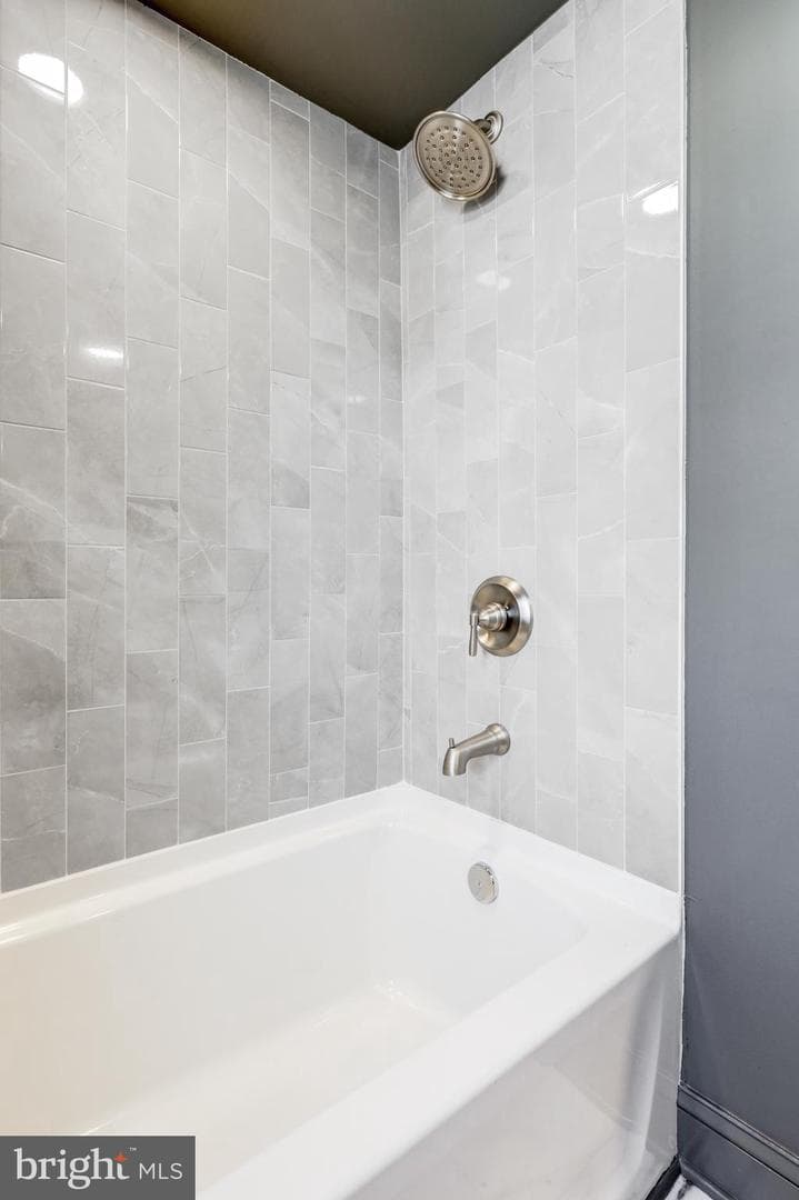 461 W 11th Avenue photo 20