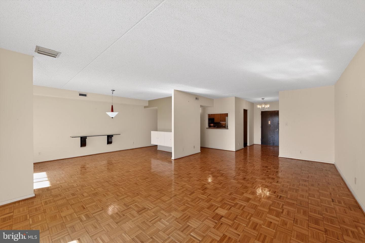 20724 Valley Forge Circle #724 photo 6