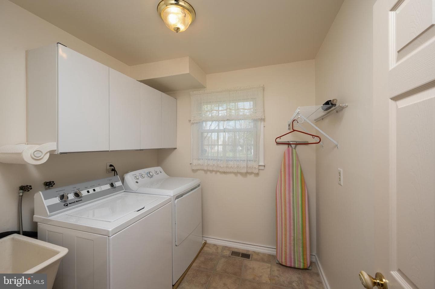 1557 Tralee Drive photo 13