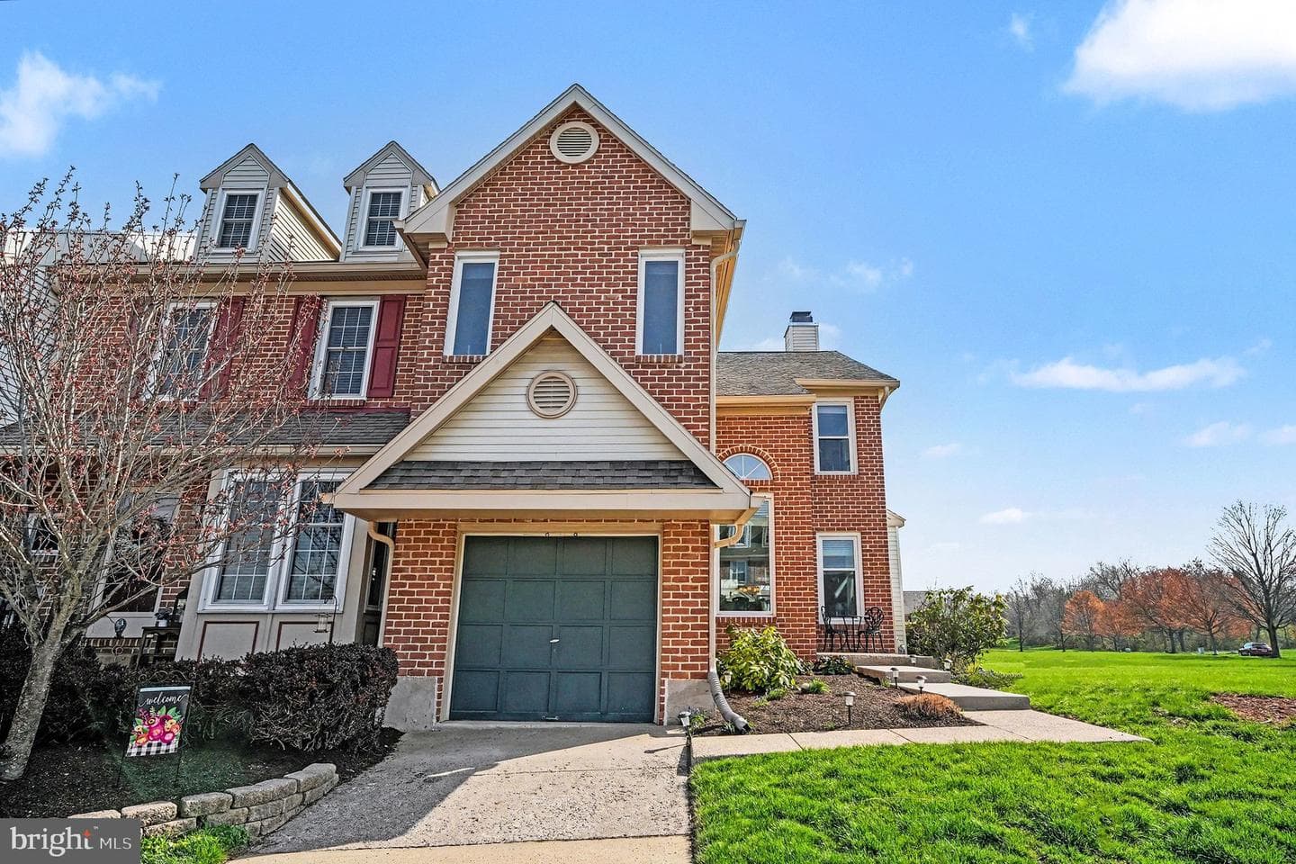 468 Amherst Court
