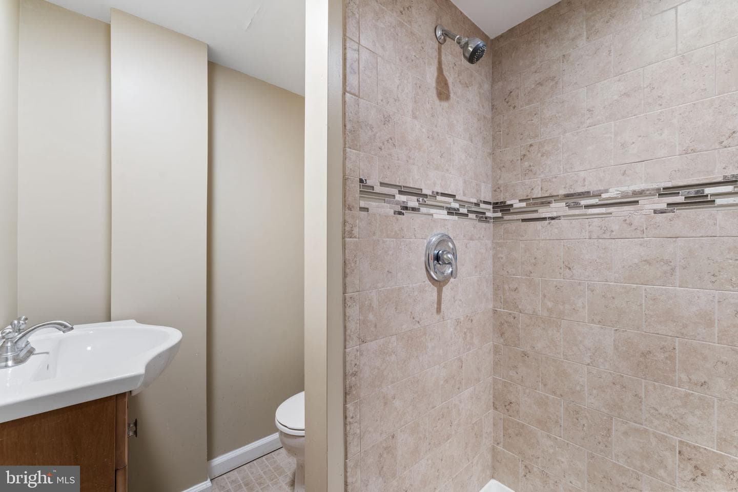 209 Windsor Avenue photo 29