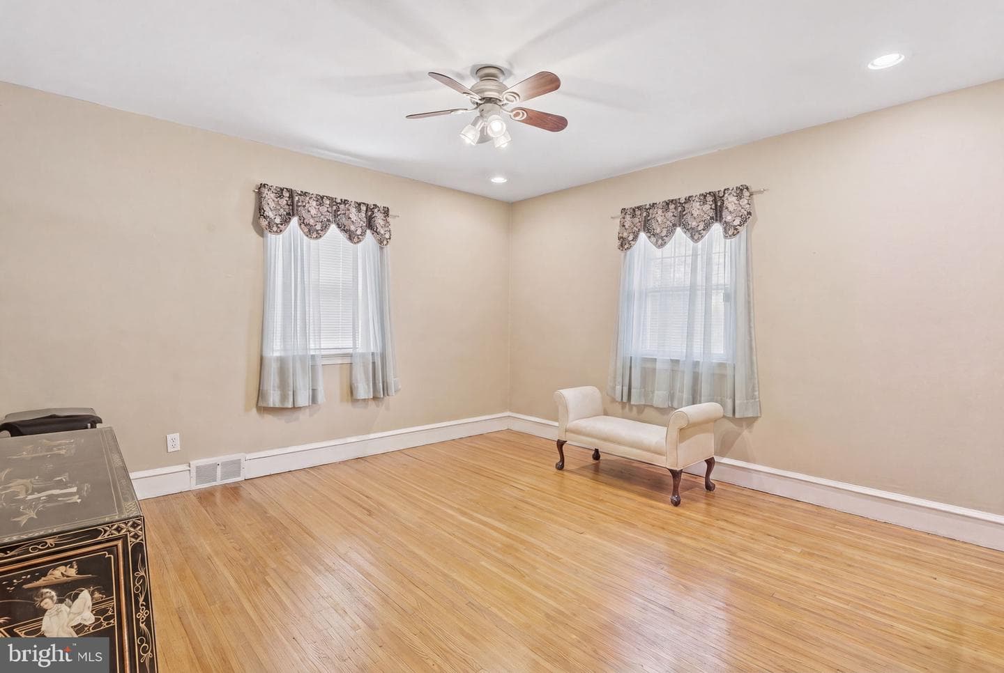 209 Windsor Avenue photo 30