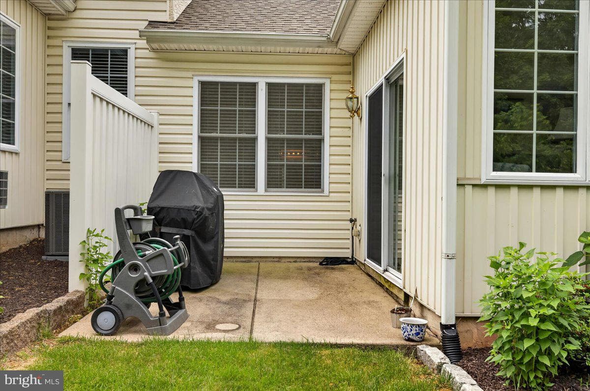 377 Brittany Court photo 5