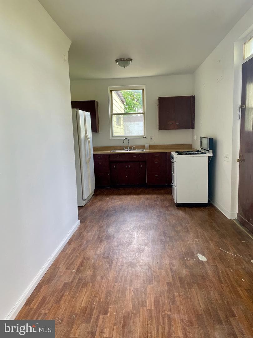 119 Robbins Avenue photo 9