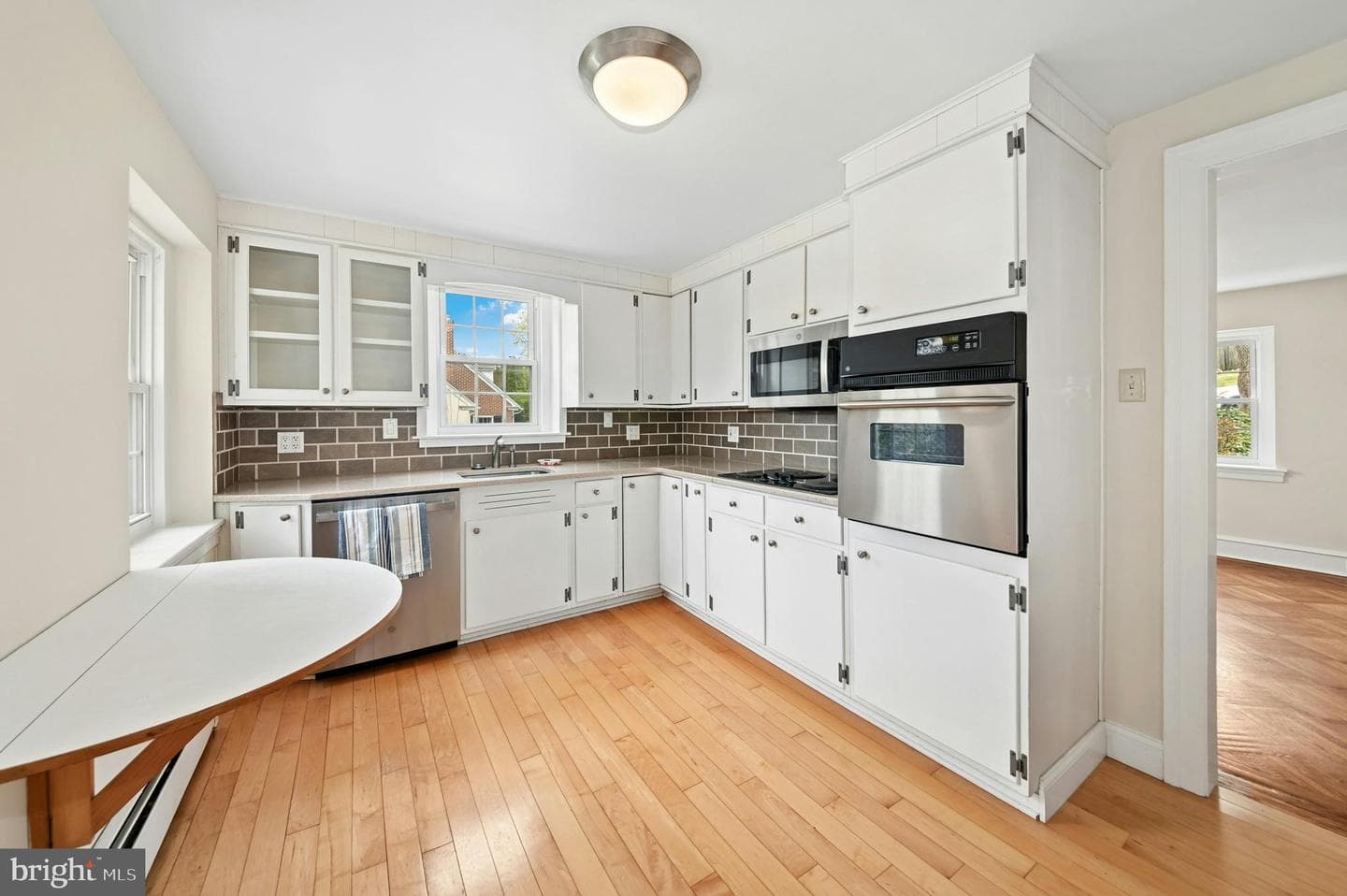 2301 Coles Boulevard photo 13