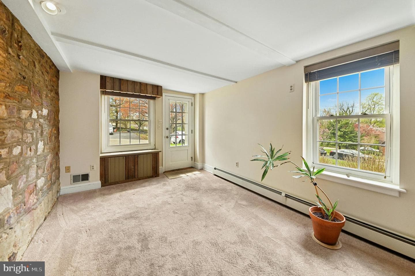 2301 Coles Boulevard photo 15