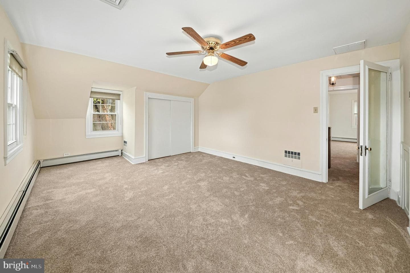 2301 Coles Boulevard photo 17