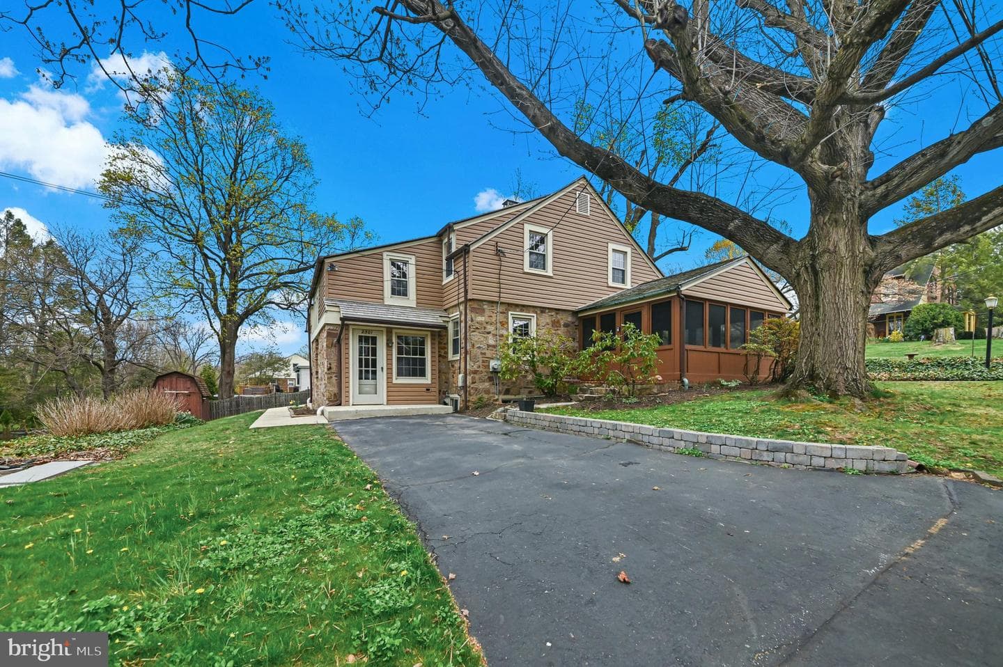 2301 Coles Boulevard photo 3