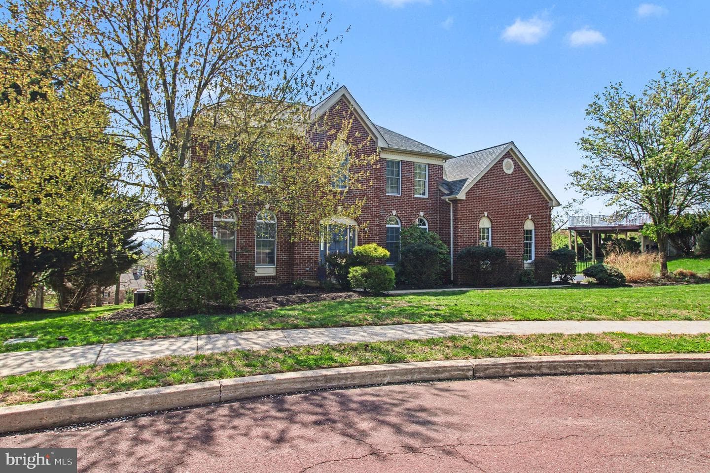 2106 Peregrine Circle photo 4