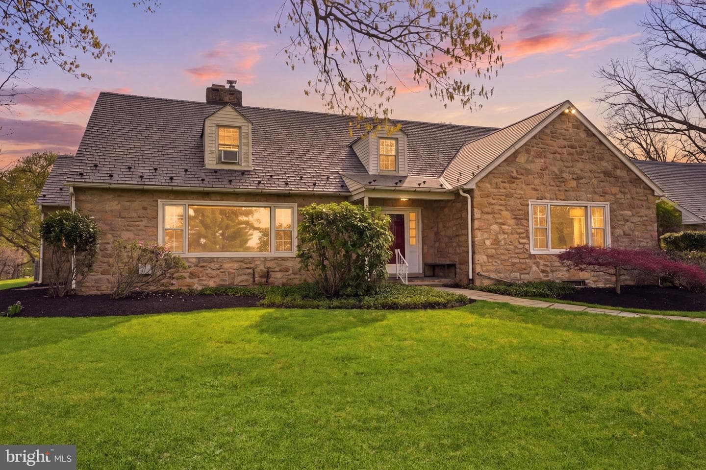448 Moredon Road photo 3