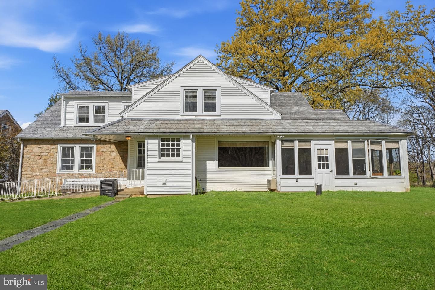 448 Moredon Road photo 57