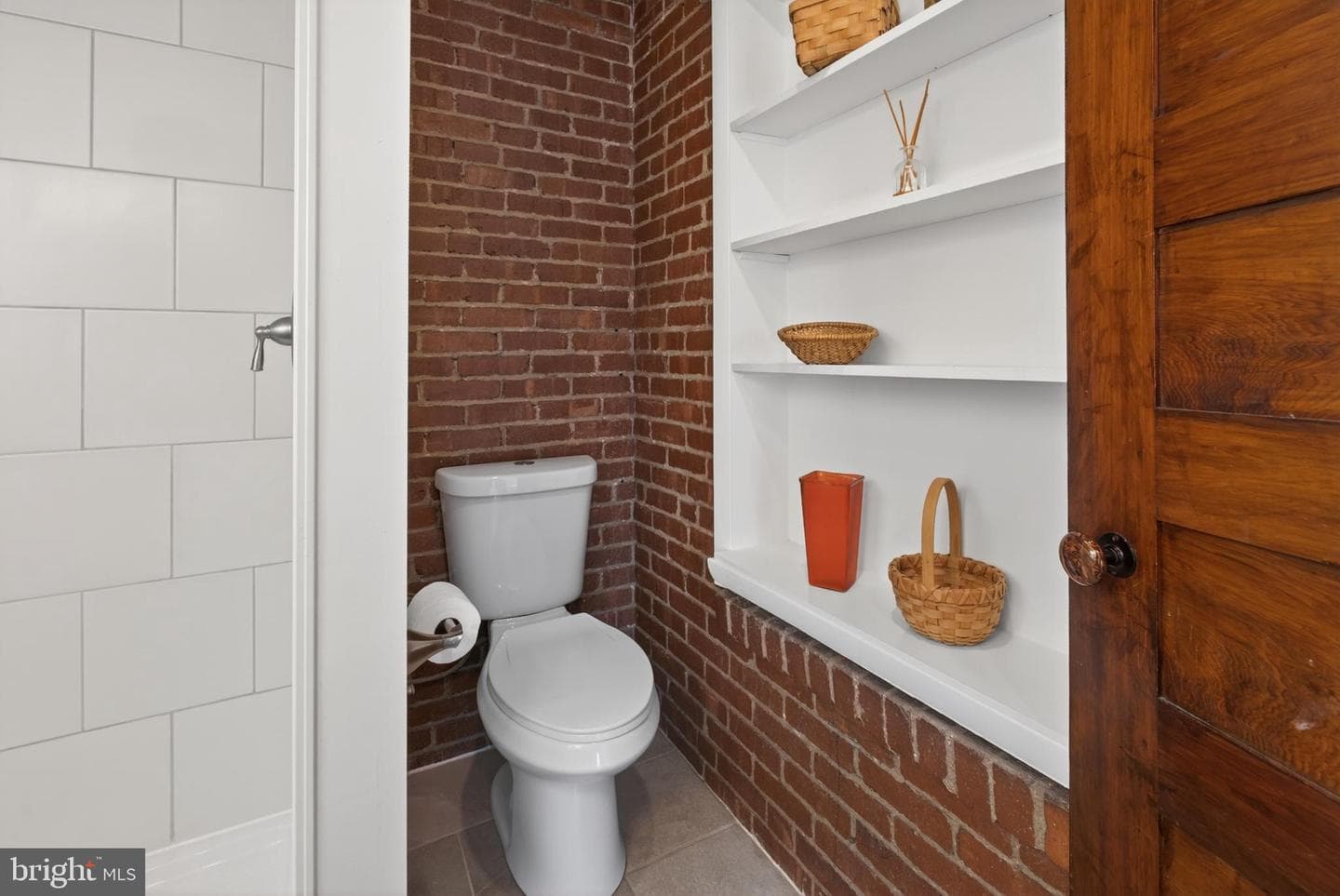 890 South Street photo 14