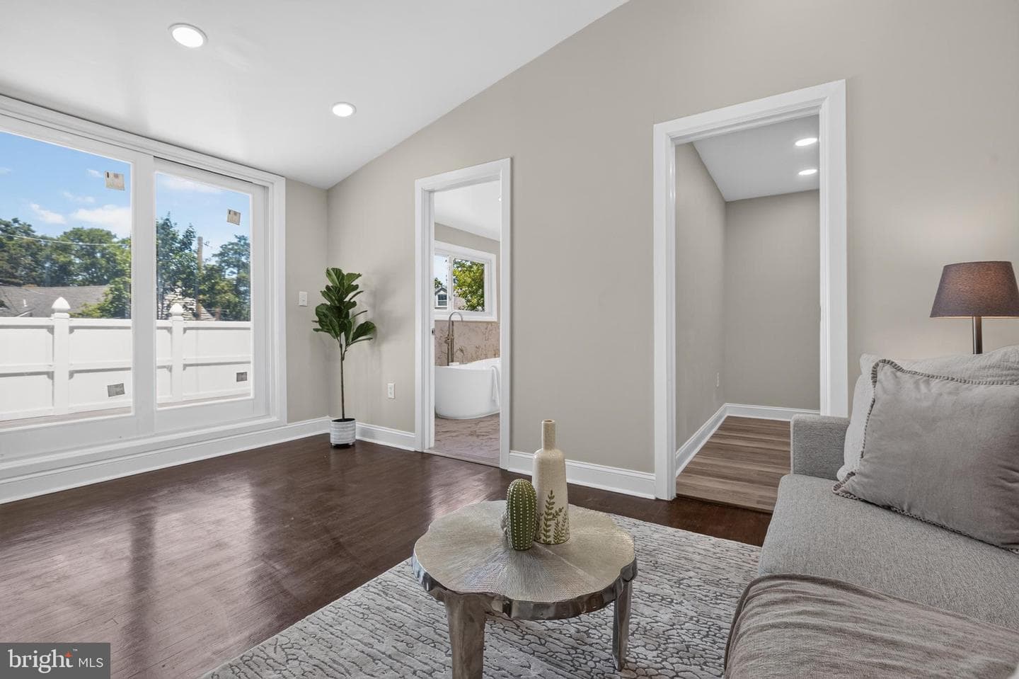 1011 Stanford Drive photo 29