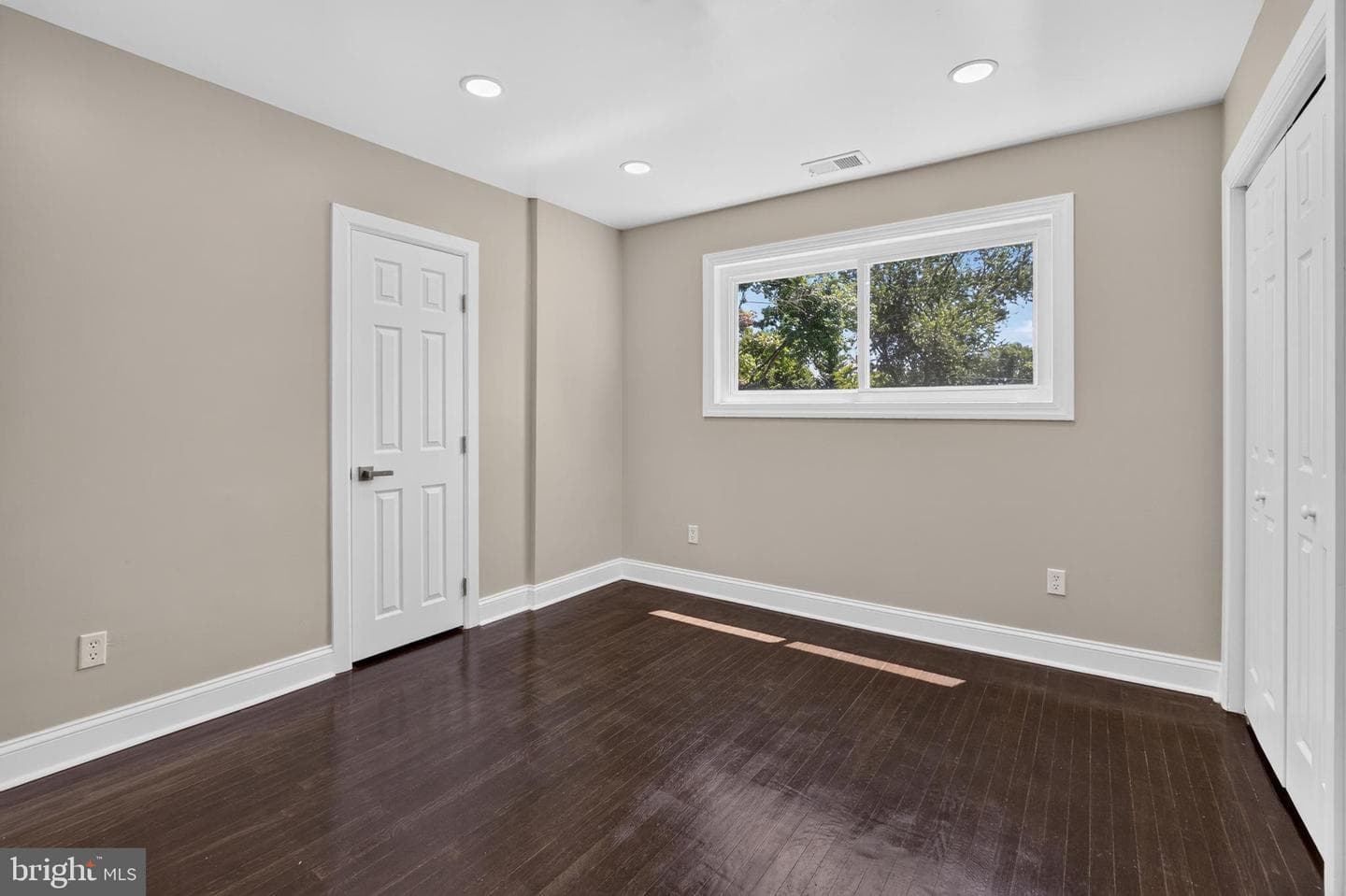 1011 Stanford Drive photo 33