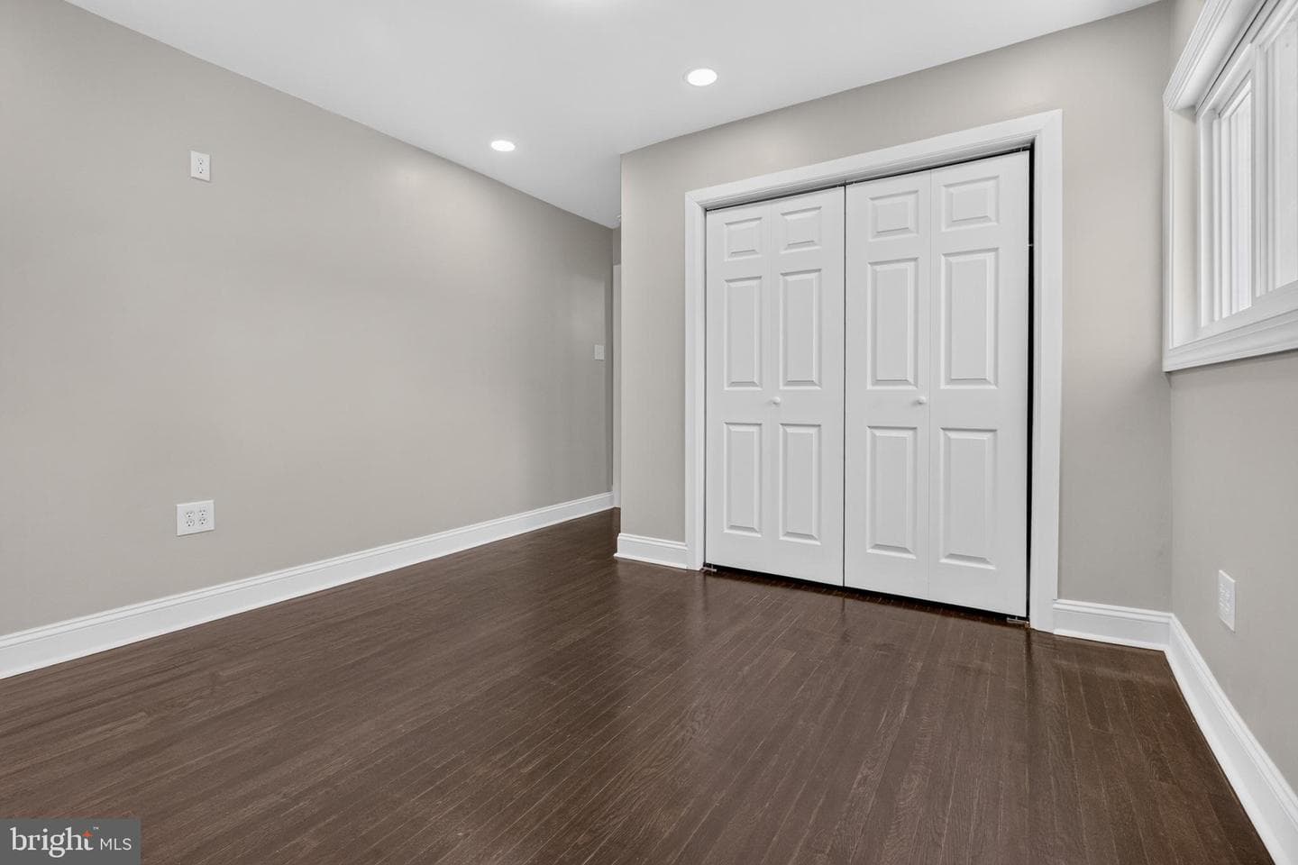 1011 Stanford Drive photo 35