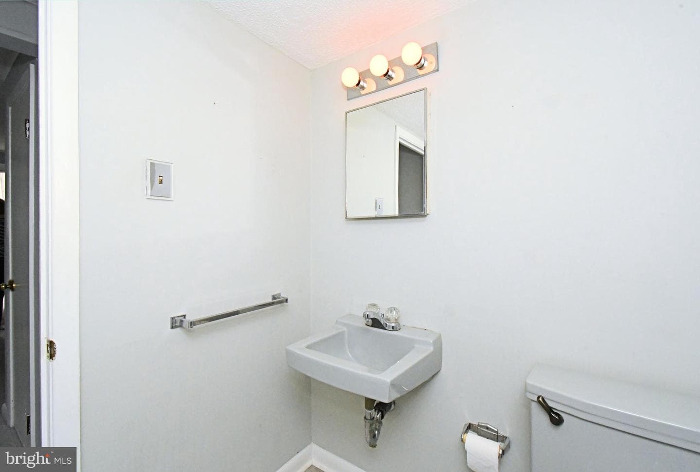 466 Cedar Street photo 8